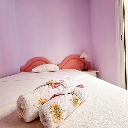 Vendégház With Stunning Sea Views, Just One Street From The 3*
