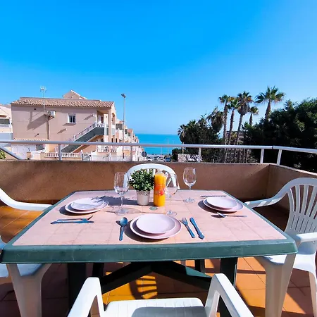 With Stunning Sea Views, Just One Street From The Guest house Torrevieja