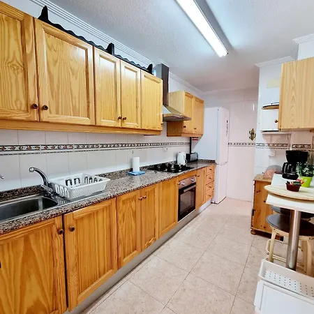 With Stunning Sea Views, Just One Street From The Vendégház 3*