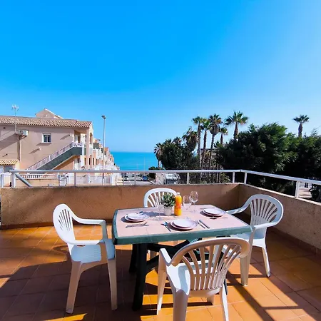 Πανσιόν With Stunning Sea Views, Just One Street From The 3*