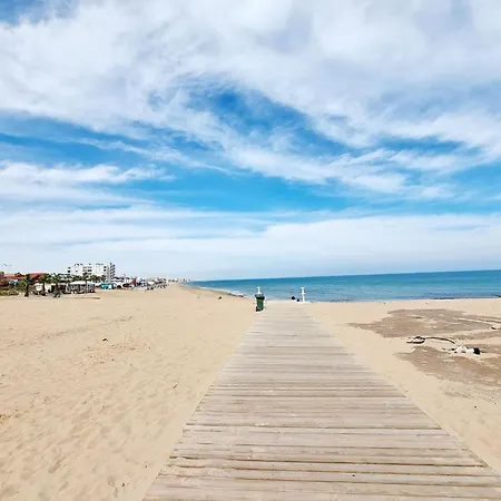 Gasthof With Stunning Sea Views, Just One Street From The Torrevieja